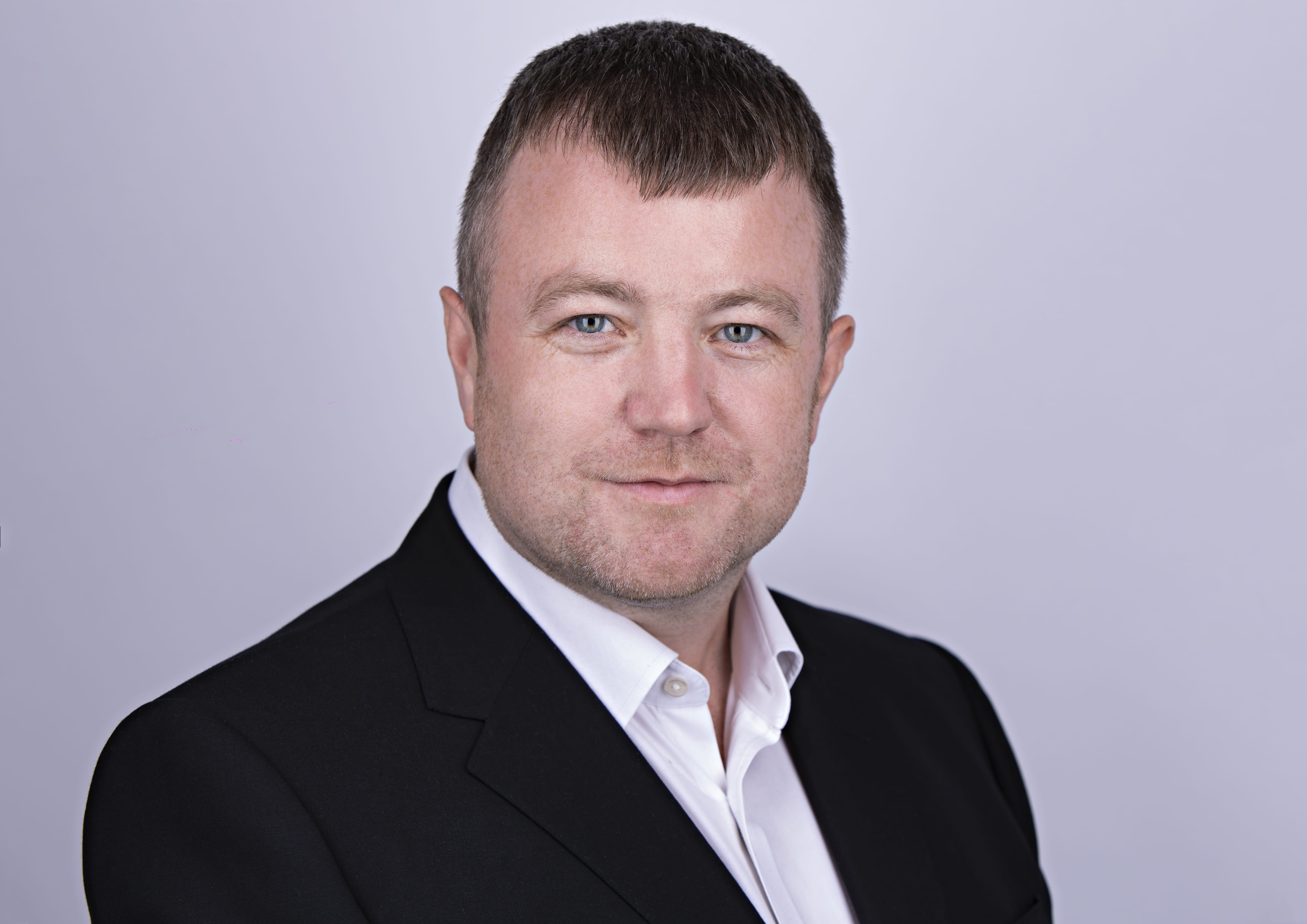 Michael Douglas转向相机